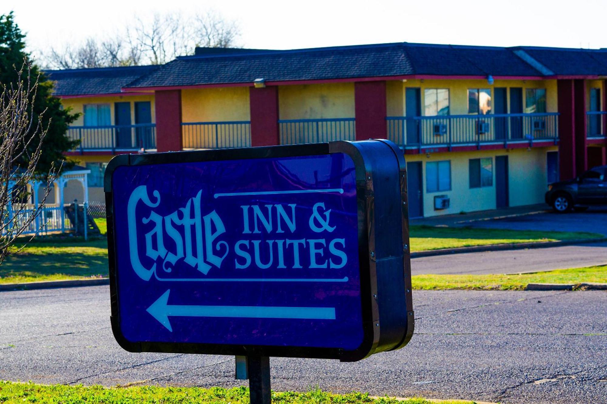 Castle Inn & Suites By Oyo Чикаша Екстериор снимка